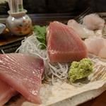 天史朗鮨 - お刺身盛り合わせ（ワラサ、マグロ中トロ、平目、真鯛昆布締め、ほうぼう、地タコ）