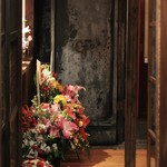 modest - 入口すぐ