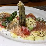 イタリア料理 小西屋 - 国産2種の太アスパラガスのカルボナーラ仕立て 生ハムとトリュフの香り