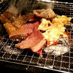 炭火焼肉屋台 たじま屋 - 焼きます