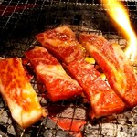 炭火焼肉屋台 たじま屋 - 焼きます