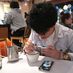 アネア　カフェ - ラテ・アーティストの