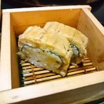 北新地 湯木 - 蒸し穴子寿司