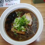 麺屋 雪月花 - 醤油ラーメン(800円)です。