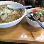 だるま亭 - 料理写真:味噌ホルモンラーメンとセットのミニチャーシュー丼