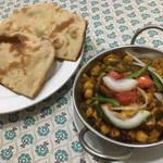 バーワルチー - チャナチキン、タンドリーロティ