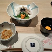おたる政寿司 新宿店 - [料理] 前菜 小鉢･いか素麺･浸けダレ