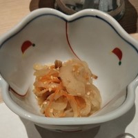 おたる政寿司 新宿店 - [料理] 小鉢 (切り干し大根の煮物) ①