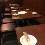 Genshiyaki Nidaime Nanako - (内観)テーブル席