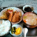 徳市 - フライ定食大盛＋豚汁