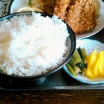 徳市 - 漬物、ご飯（大盛）