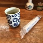 Hirata - 最初に熱いお茶と布おしぼり