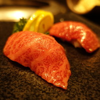 清江苑 池袋西口本店 - 前菜の牛トロ握り