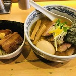 らーめん いまるや - 塩らーめん+チャーシュー増し+半熟味付玉子+角煮ご飯【料理】