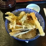 食事処 旬菜亭 - 七種の春野菜天丼。