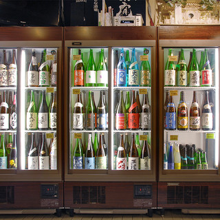 Over 100 kinds of Japanese sake always available! You can meet various kinds of sake