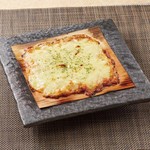 鶏つくねのチーズ杉板焼き