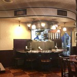 新宿ボンベイ - タンドール窯を囲むカウンター席