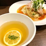 八咫烏 - よだれどりのトマトロロつけ麺
      1000円