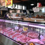 肉のいろは - 店内風景、精肉（２０１８．４．９）