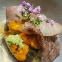 紀風 - 尾崎牛のリブロース，バフンウニ，ナス，湯葉