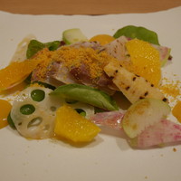 Restaurant つじ川 - 前菜　シマアジの軽い炙りと筍などの春野菜