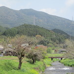 月と亀 - 甘木方面から 景色を楽しみながら進むと……