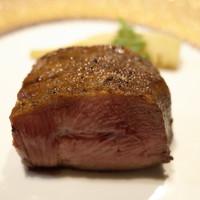 神戸牛炉釜炭焼ステーキ IDEA 銀座 - 黒毛和牛の牛タンの炉釜炭火焼