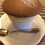 六盛　スフレ・カフェコーナー茶庭 - バニラスフレ
