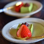 水野旅館 - デザートは抹茶ムース＆苺