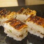 Kikusuizushi - 穴子の箱寿司