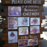 Restaurant Chez Noix - 高井田"Chez Noix"本店店頭転がし看板