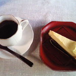 街道そばたからい - デザート～ベイクドチーズケーキ～濃厚チーズと蕎麦粉の土台が香ばしい♪