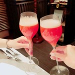 ラ・ヴァガボンド - 苺とシャンパーニュのカクテル