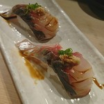 名代 駒寿司 - アジの握り