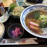 ニューレスト フォンテーヌ - 高山ラーメン定食