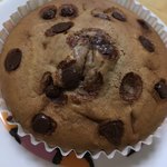 バンビーノ - 生地の表面にはチョコチップかトッピングされています。