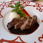 熟成牛のステーキ