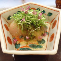 西麻布 大竹 - 鰆の昆布締め　花わさび梅和え