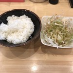 横浜ラーメン 北村家 - ネギの味付けだけで ご飯進む^ ^