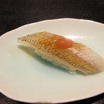 澤いち - キスの昆布締め梅肉載せ