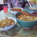 玉蘭 - 極辛マーボーメンとミニカレー丼のセット。ラーメンどんぶりの大きさからミニカレー丼の量が想像できましょう。