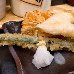 小諸そば - てんぷぅ〜ら。作り置き。大根おろしがカピカピなの。