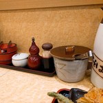 小諸そば - 卓上調味さんたち。