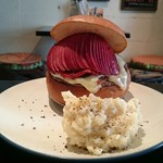 ICON - 期間限定リンゴバーガー￥1700。 4/15まで