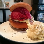 ICON - 期間限定リンゴバーガー￥1700。 4/15まで