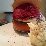 ICON - 期間限定リンゴバーガー￥1700。 4/15まで