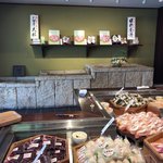 Yamajou - 水盤のある店内