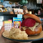 ICON - 期間限定リンゴバーガー￥1700。 4/15まで