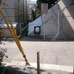 ICON - 南新宿駅降りるとアイコンの看板で案内(^_^)/今回は、代々木駅から徒歩10分弱で♪